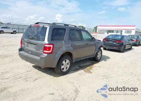 2011 Ford Escape Xlt z USA, uszkodzony, nr VIN 1FMCU9DG2BKB47100
